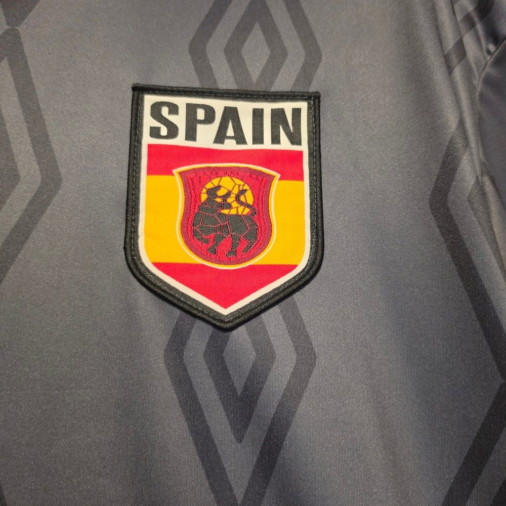 Umbro Spain Soccer Jersey Diamond Print Football 2026 Charcoal Grey Red Large - Picture 2 of 8